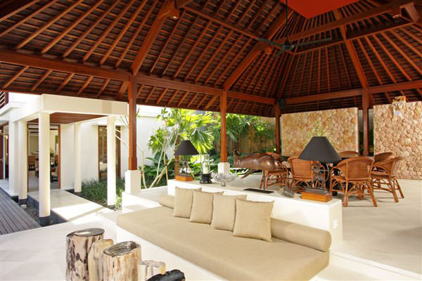 Bali Villa Sakti Vibrant interior