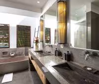 Villa Abakoi, Master Bathroom