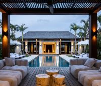 Villa Gendang, Villa bei Nacht